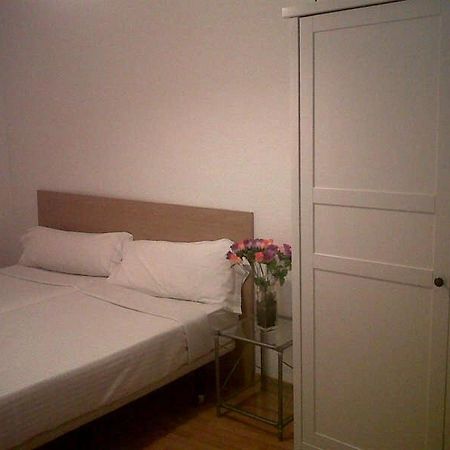 Km1 Amparo Apartments Madrid Ruang foto
