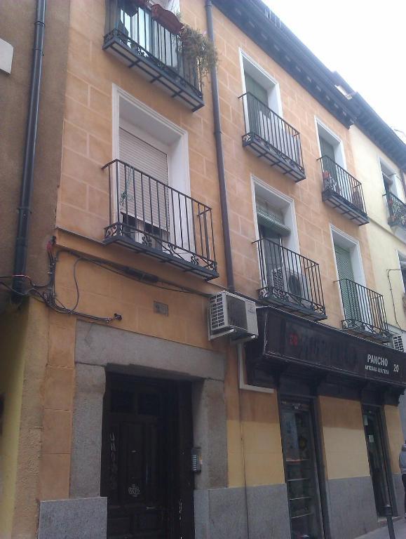 Km1 Amparo Apartments Madrid Bagian luar foto
