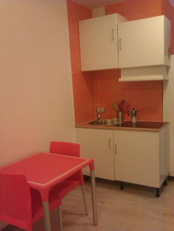 Km1 Amparo Apartments Madrid Ruang foto