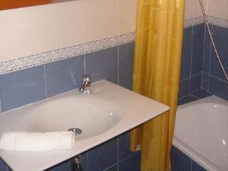 Km1 Amparo Apartments Madrid Bagian luar foto